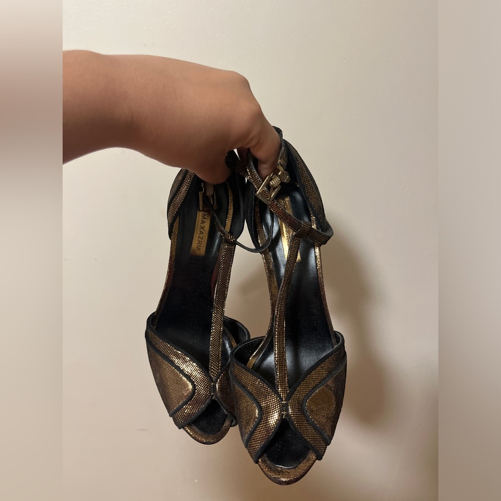 BCBGMaxazria FLORRIE BRONZE METALLIC LEATHER T STRAP HEELS Size  7 1/2